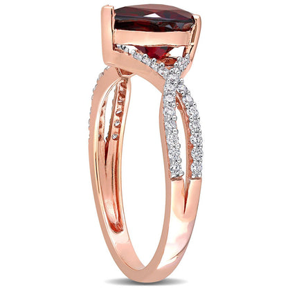 8.0mm Heart-Shaped Garnet and 0.20 CT. T.W. Natural Diamond Twist Split Shank Ring in Solid 14K Rose Gold