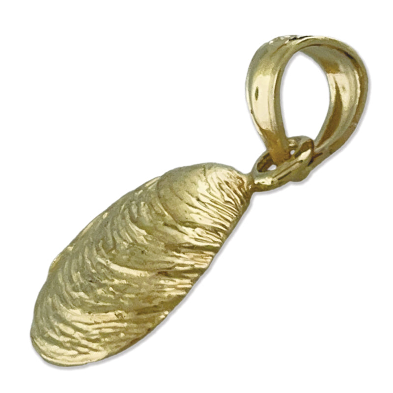 14K Gold Clam Shell Marine Mollusc Charm