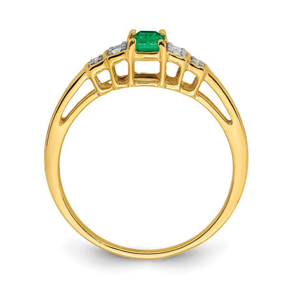 14K Yellow Gold Emerald and Real Diamond Ring