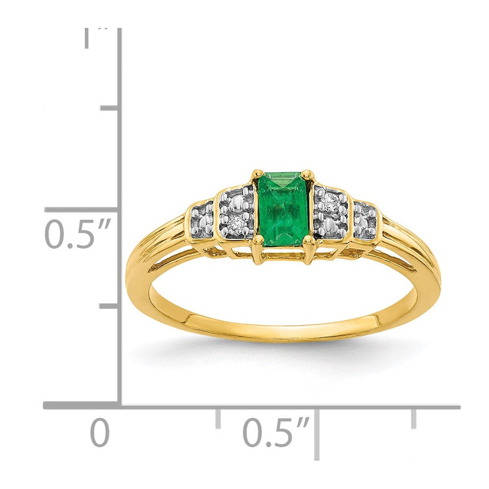 14K Yellow Gold Emerald and Real Diamond Ring