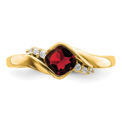 14K Yellow Gold Garnet and Real Diamond Ring
