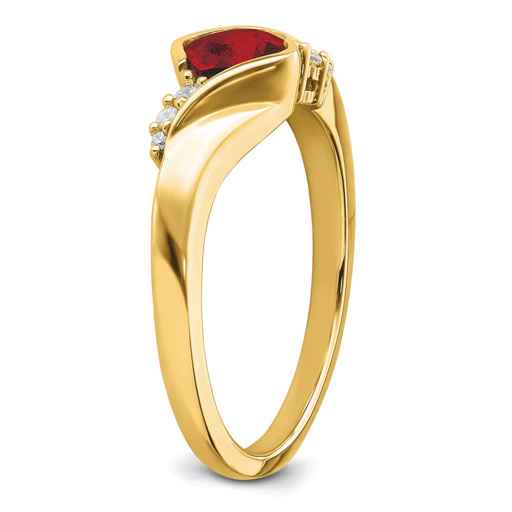 14K Yellow Gold Garnet and Real Diamond Ring