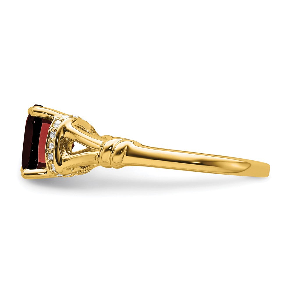 14K Yellow Gold Garnet and Real Diamond Ring
