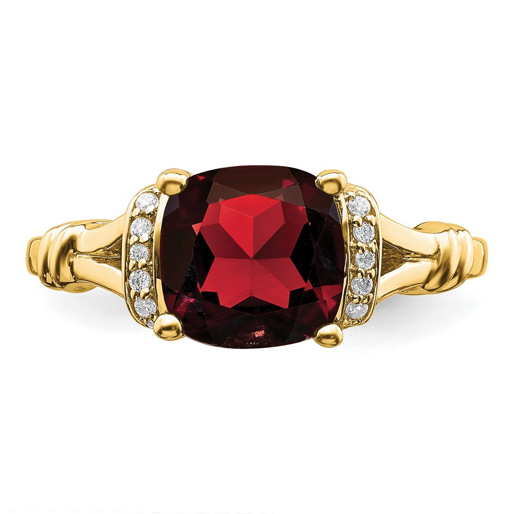 14K Yellow Gold Garnet and Real Diamond Ring