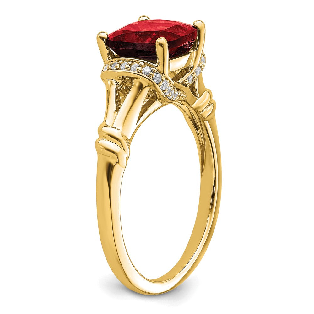 14K Yellow Gold Garnet and Real Diamond Ring