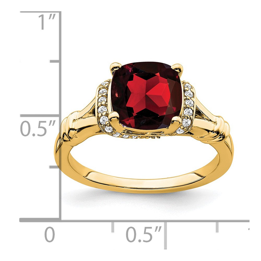 14K Yellow Gold Garnet and Real Diamond Ring