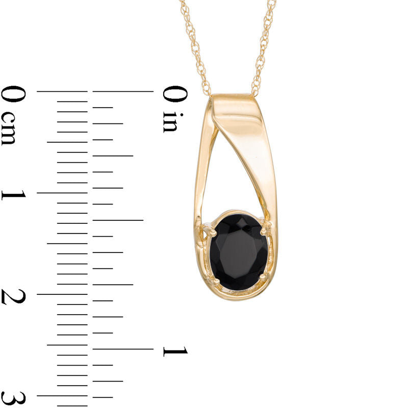 Oval Onyx Pendant in 10K Yellow Gold