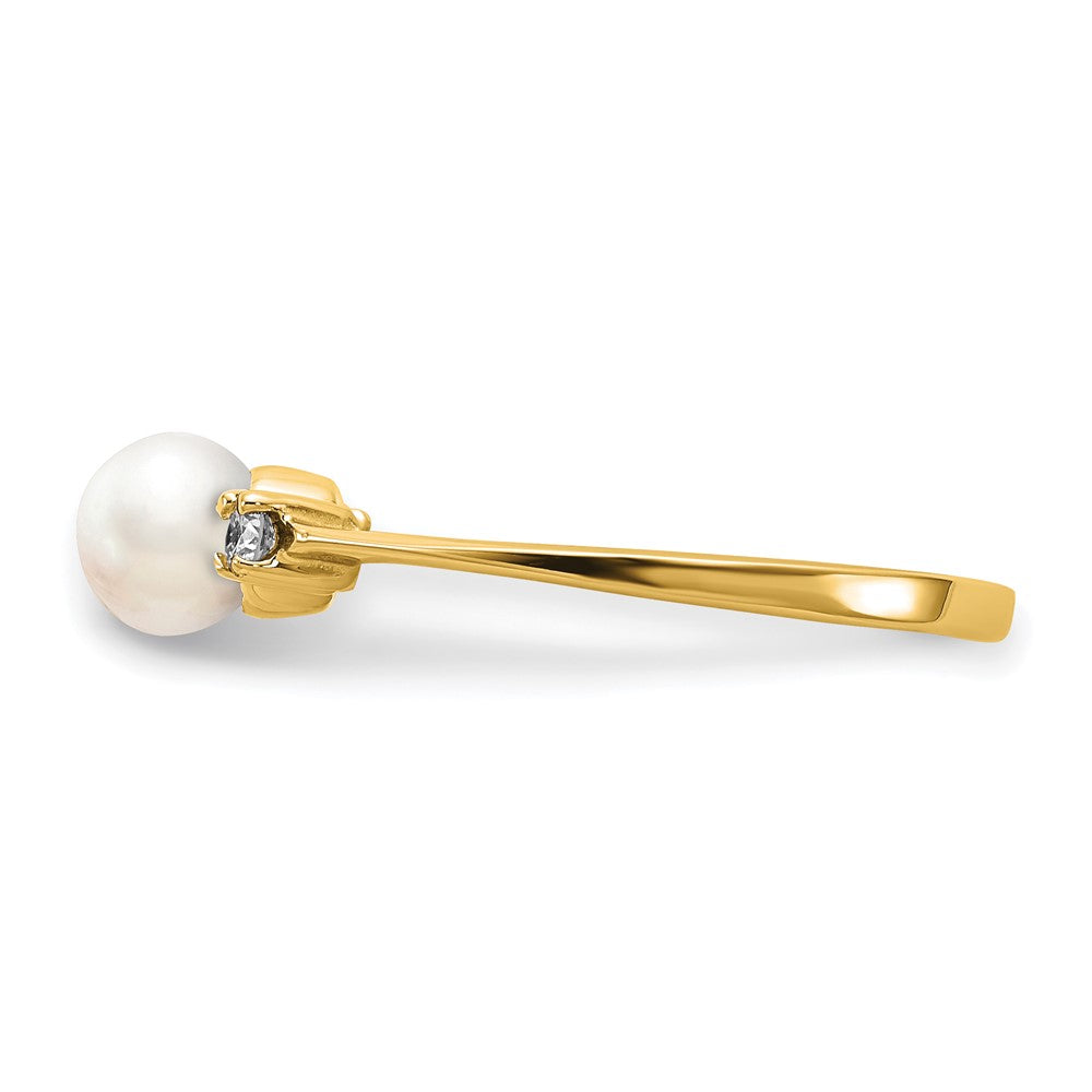 14K Yellow Gold 5mm FW Cultured Pearl A Real Diamond ring