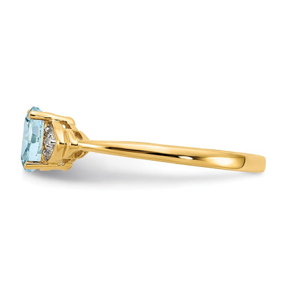 14K Yellow Gold Aquamarine and Real Diamond Ring