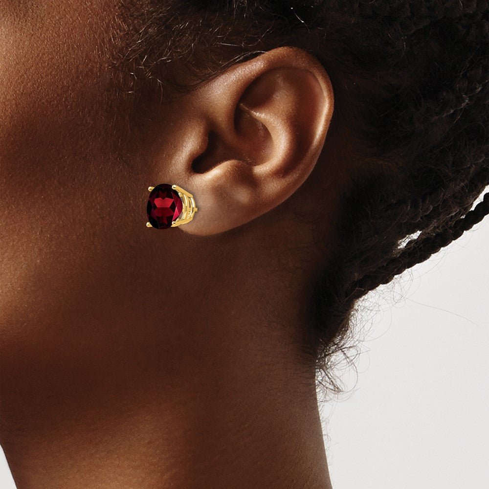 14k Yellow Gold Garnet Round Stud Earrings