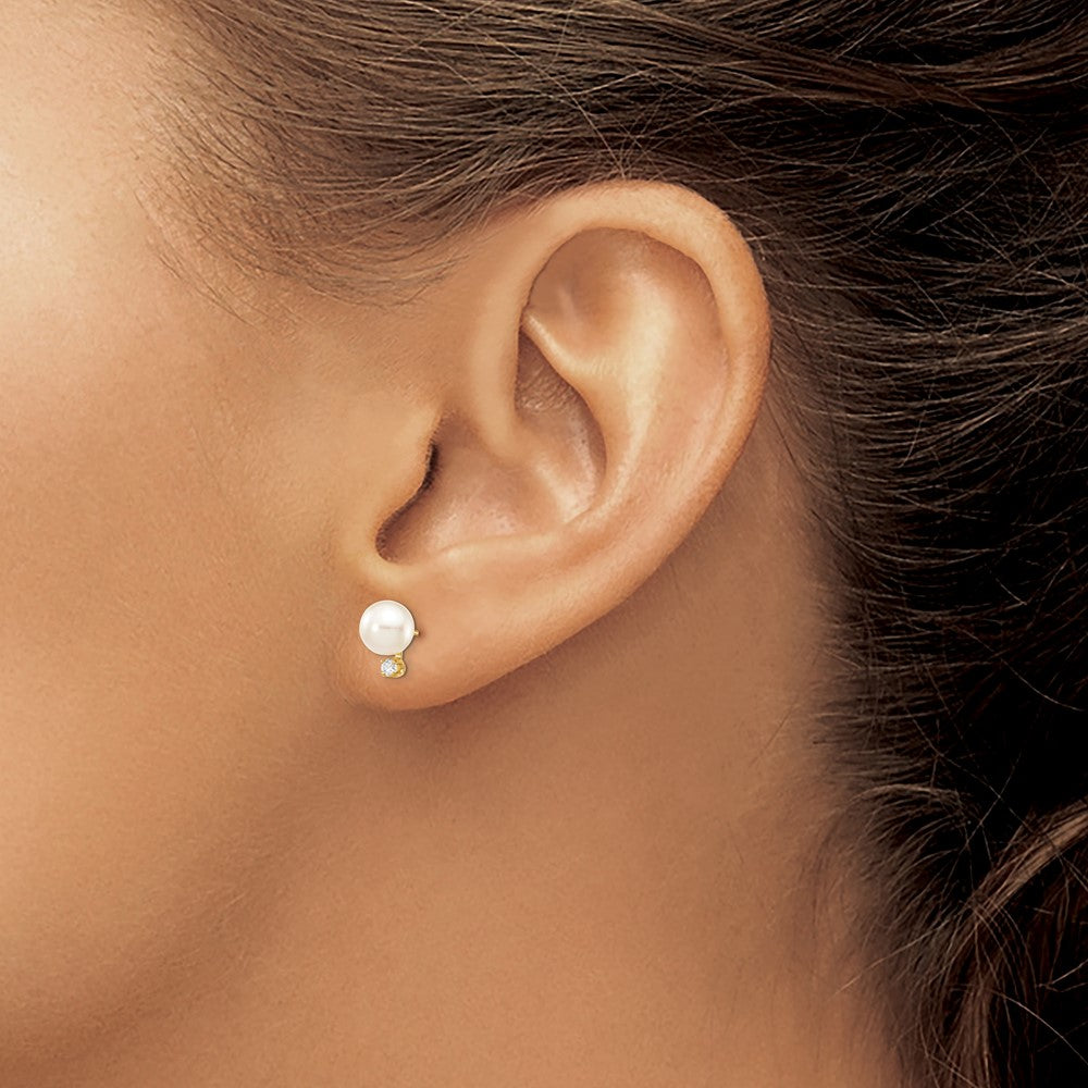 14k 7 8mm White Round Saltwater Akoya Cultured Pearl Diamond Post Earrings