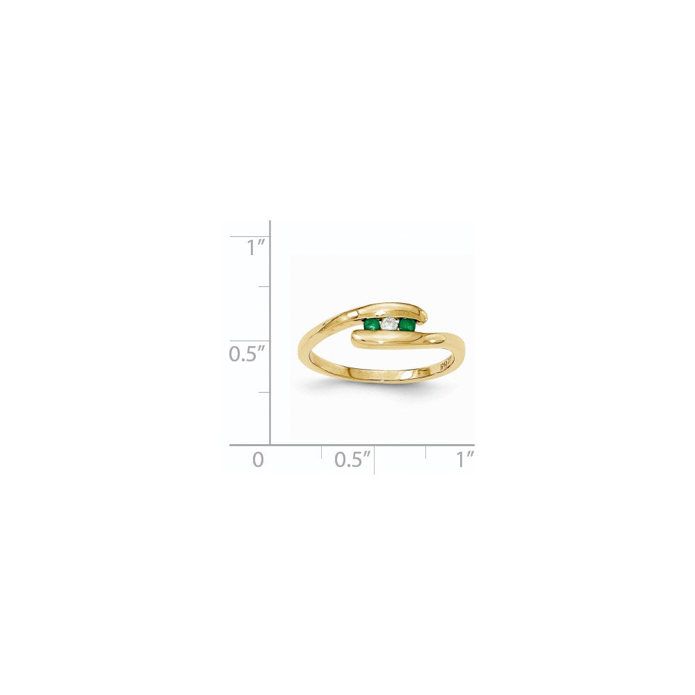14k Yellow Gold Emerald and Real Diamond Ring