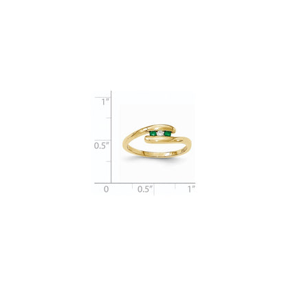 14k Yellow Gold Emerald and Real Diamond Ring