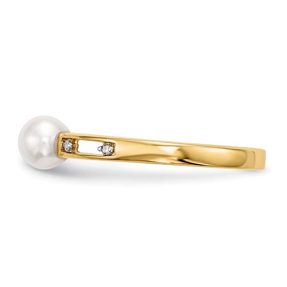 14K Yellow Gold Freshwater Cultured Pearl and Real Diamond Ring