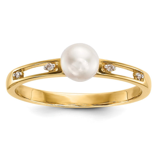 14K Yellow Gold Freshwater Cultured Pearl and Real Diamond Ring