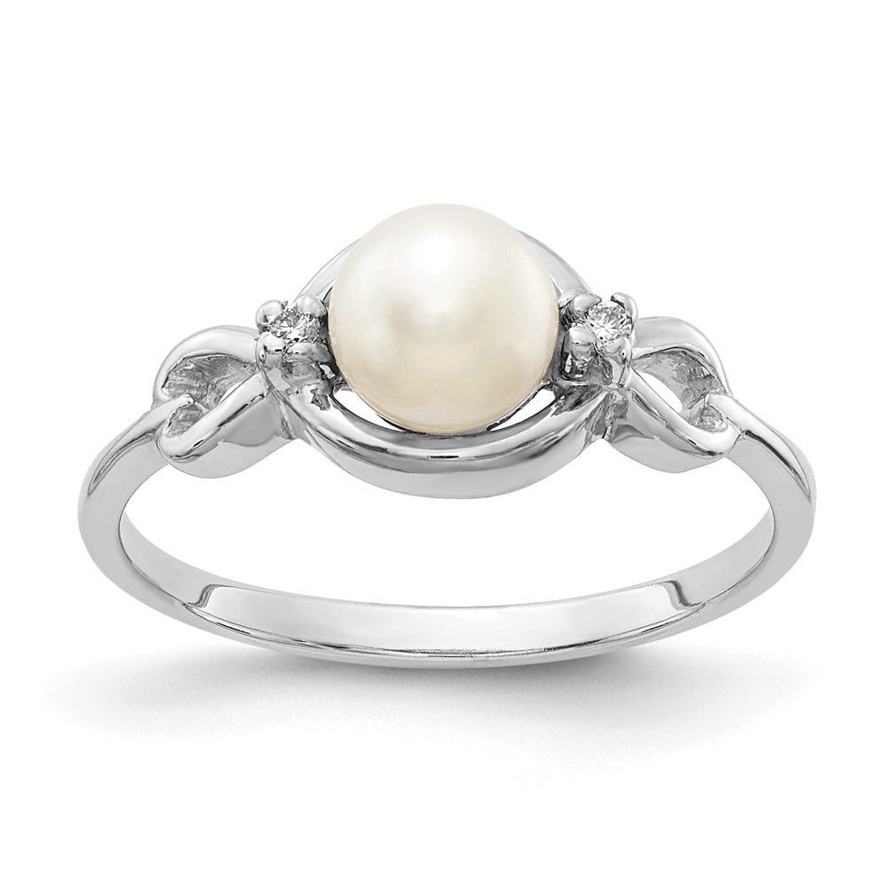 14k White Gold 5.5mm FW Cultured Pearl AAA Real Diamond ring