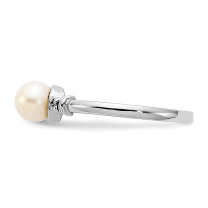 14k White Gold 5mm FW Cultured Pearl A Real Diamond ring