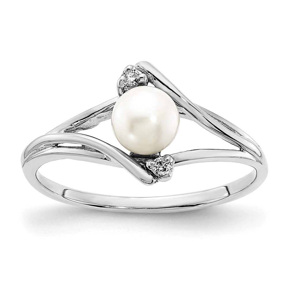 14k White Gold 5mm FW Cultured Pearl A Real Diamond ring