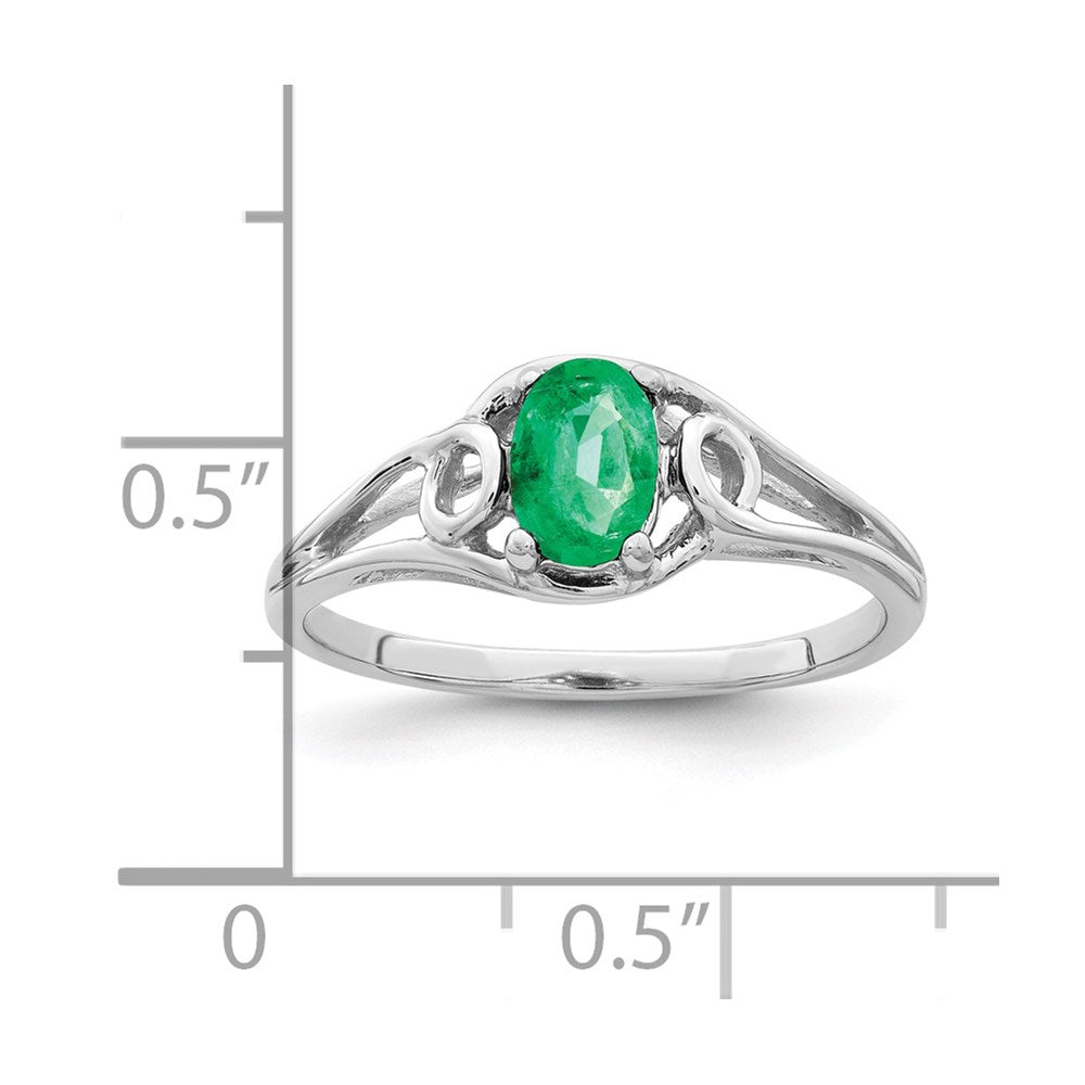 14k White Gold 7x5mm Oval Emerald ring