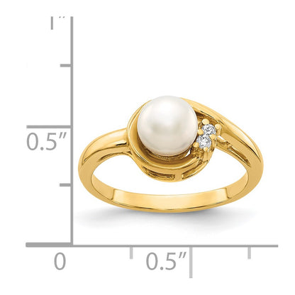 14K Yellow Gold 6mm FW Cultured Pearl A Real Diamond ring
