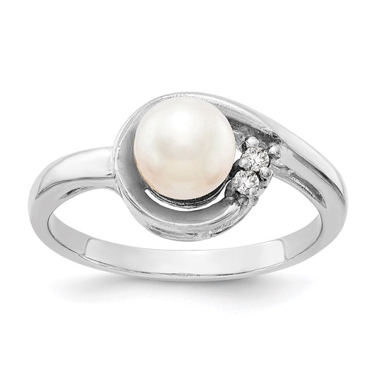 14k White Gold 6mm FW Cultured Pearl A Real Diamond ring