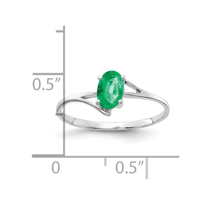 14k White Gold 6x4mm Oval Emerald ring