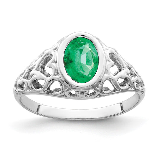 14k White Gold 7x5mm Oval Emerald ring