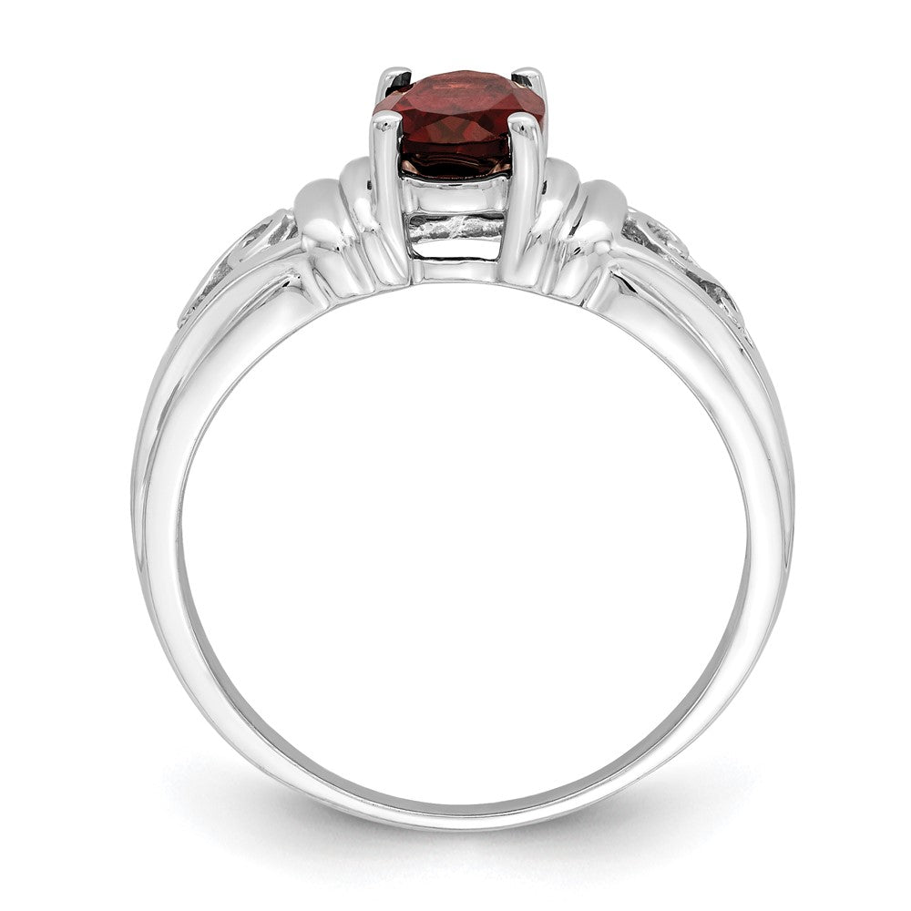 14k White Gold 7x5mm Oval Garnet ring