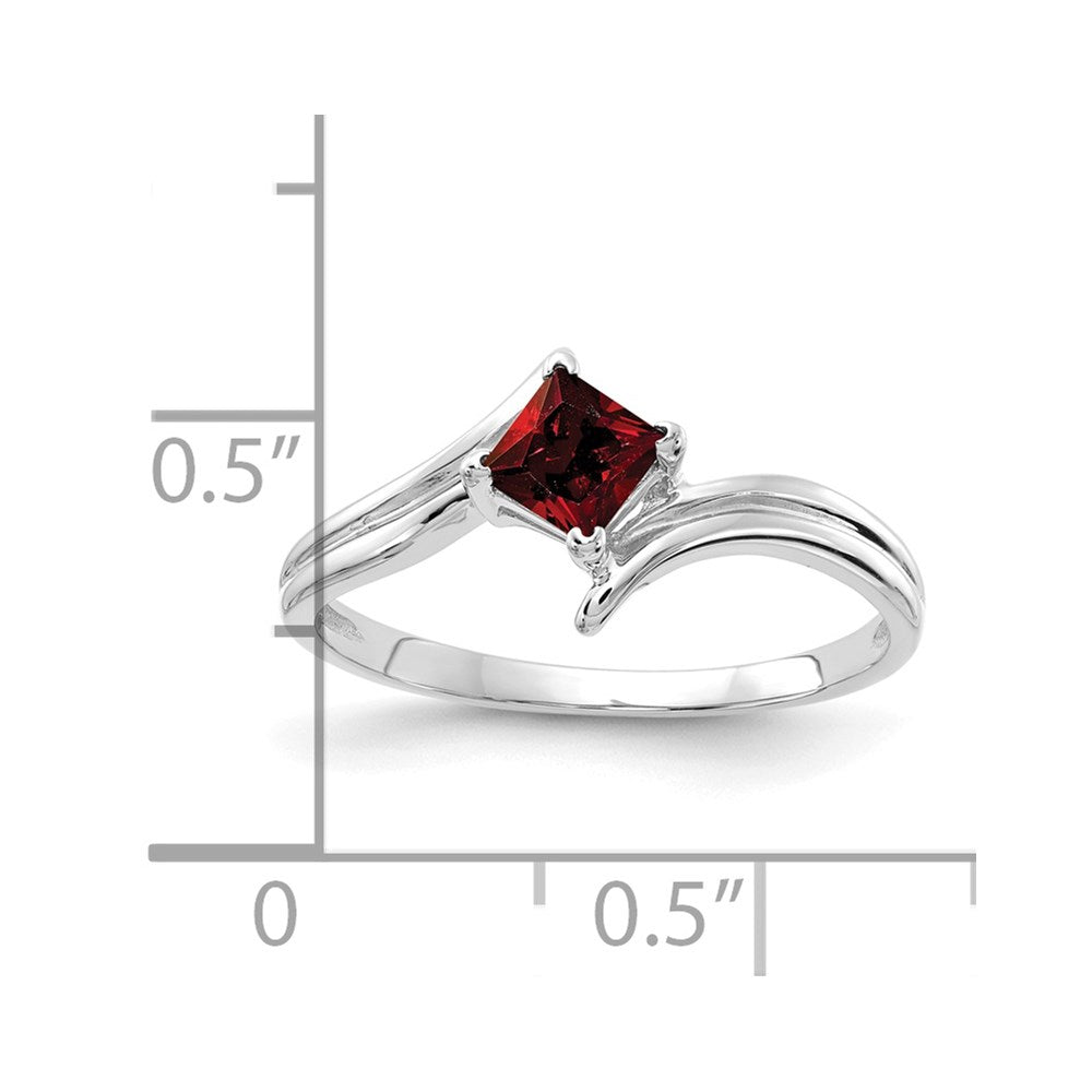 14k White Gold 4mm Princess Cut Garnet ring