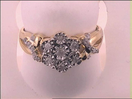 1/4CT-Diamond FLOWER RING