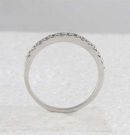 14k White Gold Round Diamond Twist Stackable Band Ring 1/12 Cttw Size 5