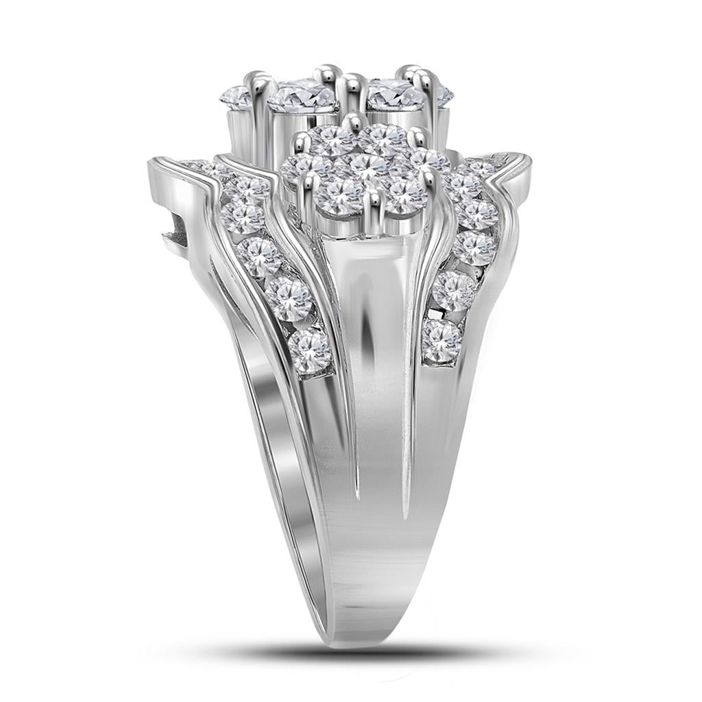 3  CT-Diamond FLOWER RING