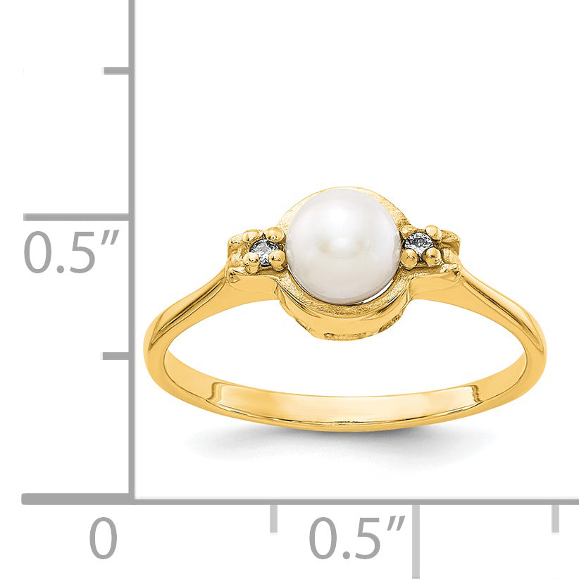 14k FW Cultured Pearl and Diamond Ring