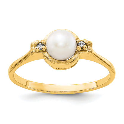 14k FW Cultured Pearl and Diamond Ring